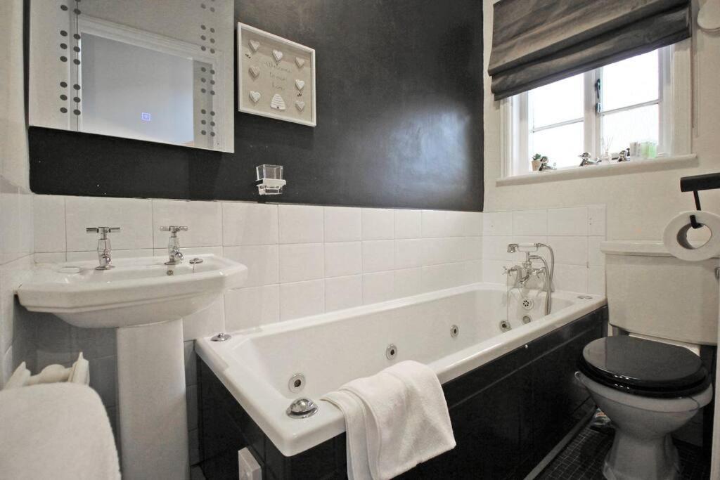 In The Heart Of Chester, Historical & Stylish Exteriér fotografie
